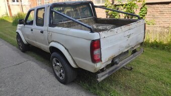 Nissan Navara pickup D22 4x4 - 4