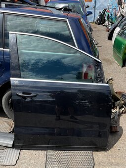VW Sharan 7N dveře - 4