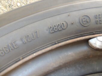 4ks plech.disků na Škoda Octavia 2+zimní pneu 195/65/15 - 4