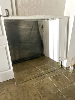 Koupelnová skříňka - 4