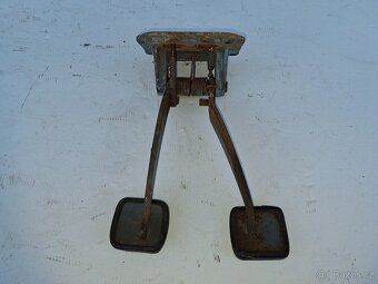 Pedálovka - Škoda 100 - 4