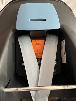 Autosedačka Cybex Aton 5 + základna - 4