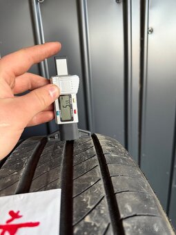 Prodám 215/60/16 - 4