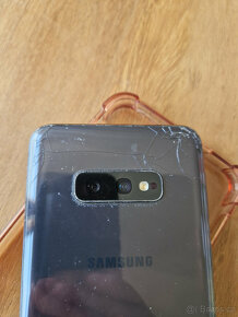 Samsung Galaxy S10e - 4