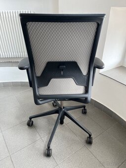 kancelářská židle Vitra ID Mesh - TOP STAV - 4