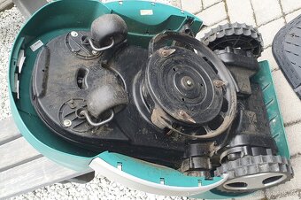 robotická sekačka BOSCH Indego 800 - 4