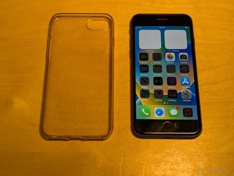 iPhone 8 64GB Black - 4