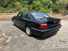 BMW 750i E38 - 4