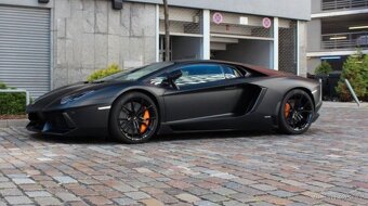 Lamborghini Aventador LP700-4 - 4