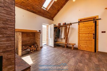 Apartmánový dům s lisovnou, vinným sklepem, venkovní pergolo - 4