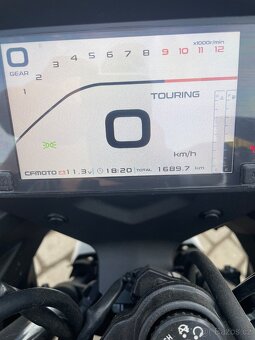 CF moto 650 GT - 4