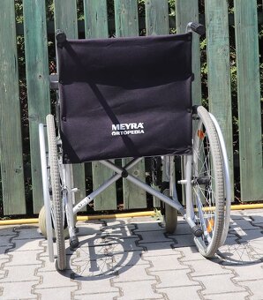 039-Mechanický invalidní vozík Meyra. - 4