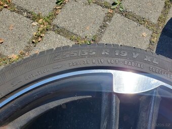 Alu kola 5x112 r19 8,5j et45 letni pneu 255/35/19 - 4