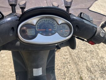 Yamaha YP 125 Majesty - 4