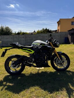 Triumph Street Triple 765 RS Moto2 TM Edice - 4