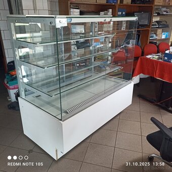 Prosklená vitrína COLD - 4