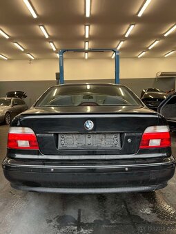 Komplet na náhradní díly-BMW E39 520D cosmosschwarz - 4