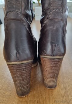 Dámské kožené kozačky Aldo mírně zateplené vel 40 - 4