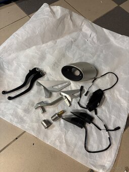 Ducati streetfighter v2 - 4