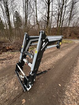Čelní nakladač na traktor HYDRATRAC 1600 - 4