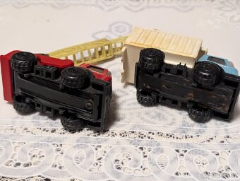 Prodám staré hračky auta MIR - 4