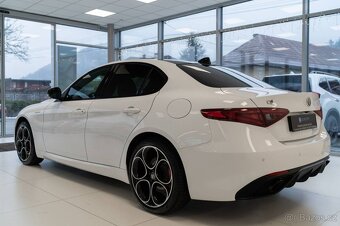 Alfa Romeo Giulia 2.0 GME Veloce AWD AT - 4