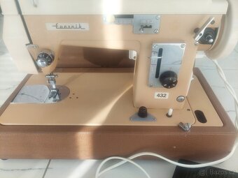 Kufříkový šicí stroj - 4