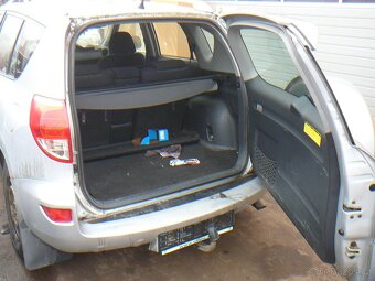 Toyota RAV4 2.2 100kW 2007 – prodám díly - 4