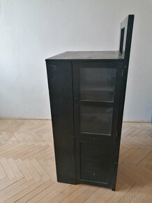 Dřevěná komoda/skříňka - úložné prostory ze 4 stran - 4