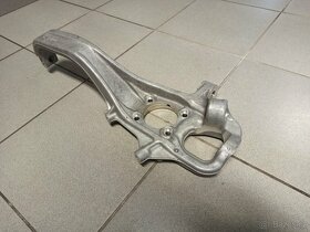 Alfa Romeo Giulia / těhlice a náboj ložiska / 2015- / 4x4 / - 4