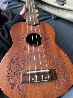 ukulele - 4