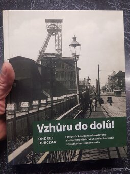 VZHURU DO DOLU - 4