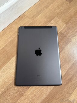 iPad 9. generace Cellular 64GB + obal jako dárek - 4