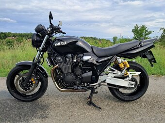 Yamaha XJR 1300 top stav - 4
