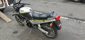 Yamaha FZ 750 Genesis r.1989 - 4