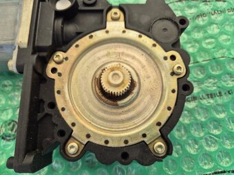 pravý přední motorek stahování okna (bez adaptéru kabeláže) - 4