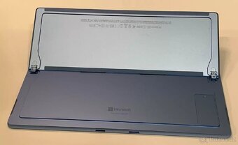 Microsoft Surface Pro 9 i7 / 16 GB / 256+ GB SSD - 4