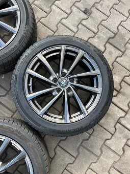 Kompl alu Borbet 5x114,3r18+215/50r18 zimní Barum - 4