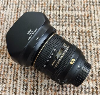 Nikon D5600 + příslušenství - 4