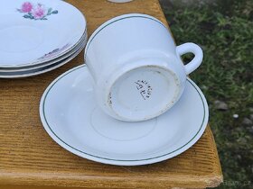 Různé hrnky a podšálky - 4