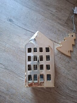 Vanocni sviceni, dekorace, ozdoby, stromecek - 4