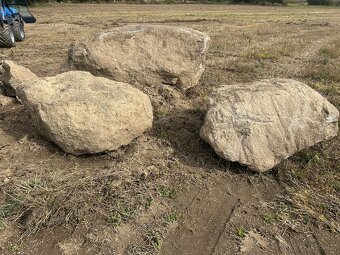 Solitérní kámen - 4