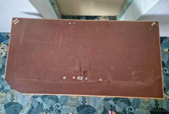 Socialistický pracovní stůl nebo tak něco - 4