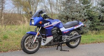 Kawasaki GPZ 900 R - 4