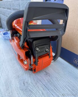 Husqvarna 353, Motorová Pila - 4