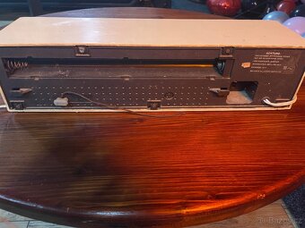 Retro rádio Intel Garda III - 4