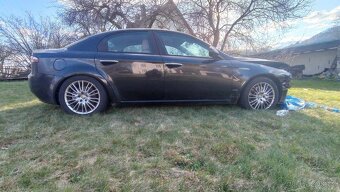 Alfa Romeo 159 2.4 JTDM 154kw, na opravu nebo na díly - 4