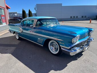 1958 Pontiac Bonneville Sportcoupe - 4