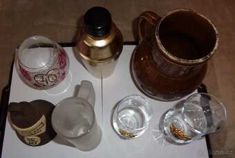 Pohár, sklenice, šejkr, džbánek a zvonek - 4