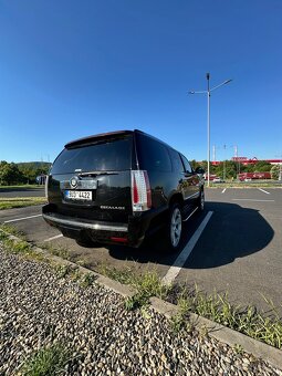Cadillac Escalade - 4